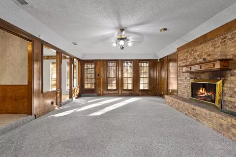 Living - 1104 Apache Ct, Longview, TX 75604 photo 1 of 4