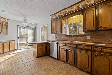 Kitchen - 1104 Apache Ct, Longview, TX 75604 photo 2 of 5