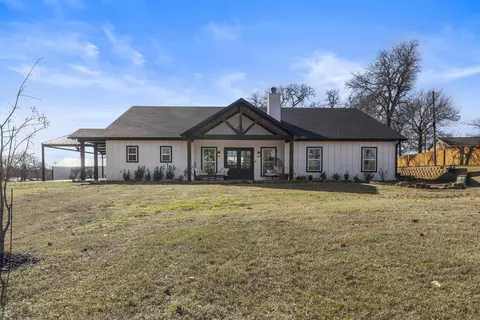 Exterior - 3499 Silk Tree Rd, Gilmer, TX 75645 photo 3 of 6