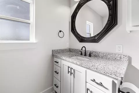 Bath - 3499 Silk Tree Rd, Gilmer, TX 75645 photo 5 of 7