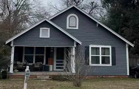 601 Walnut St, Gilmer, TX 75644