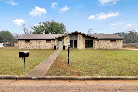 1900 Clinton St, Longview, TX 75604