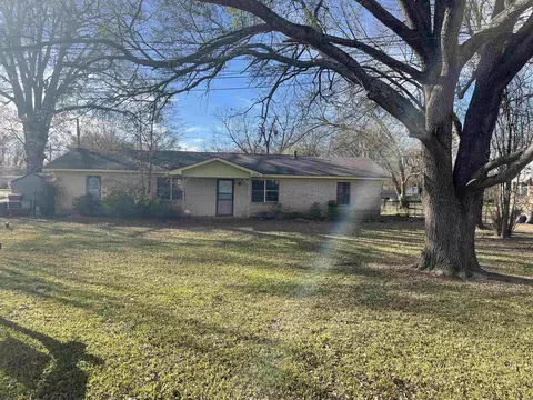 2300 Kaynell Dr, Henderson, TX 75654