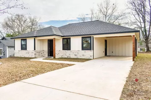 1904 Spring St, Marshall, TX 75672 photo 2