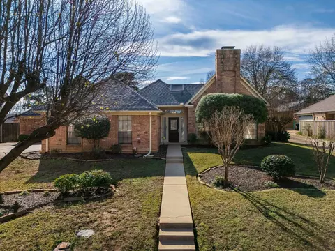 1218 Daffodil Ln, Longview, TX 75604
