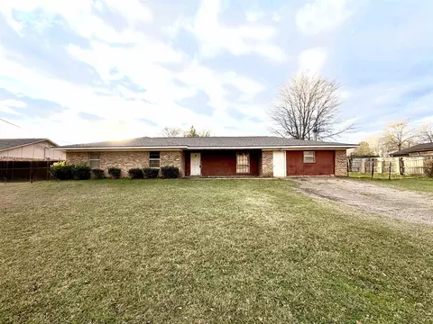3 Victor Dr, Longview, TX 75601