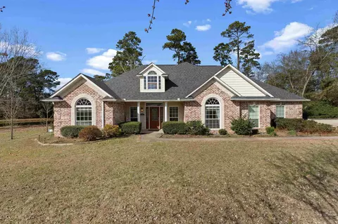 120 Deer Crest Dr, Carthage, TX 75633
