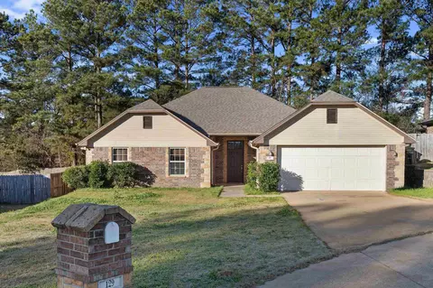129 School Park Trl, Tatum, TX 75691
