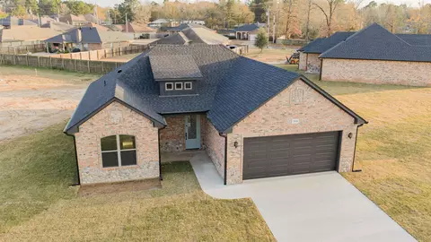 3906 French Dr, Longview, TX 75604