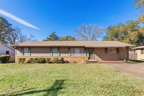 2105 Pine Tree Rd, Longview, TX 75604 photo 1