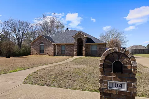 104 Kenswick St, Henderson, TX 75652