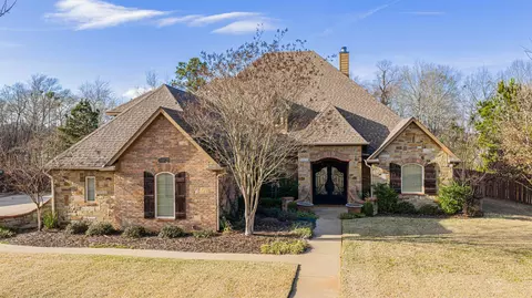 130 Ashbriar Ln, Longview, TX 75605