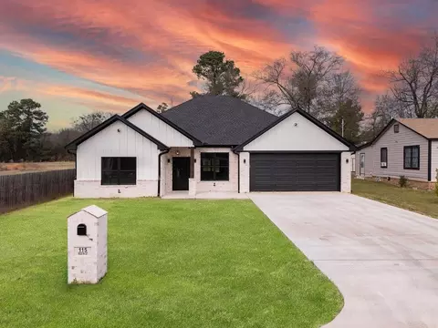 115 Vesta St, Longview, TX 75602