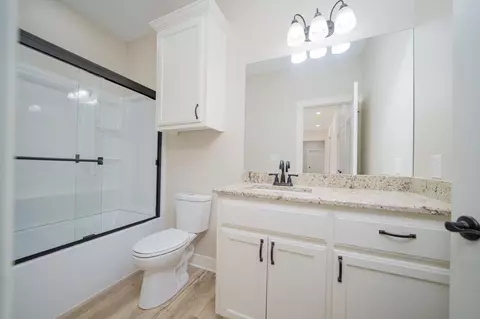 Bath - 628 Borders Rd, Longview, TX 75603 photo 1 of 3
