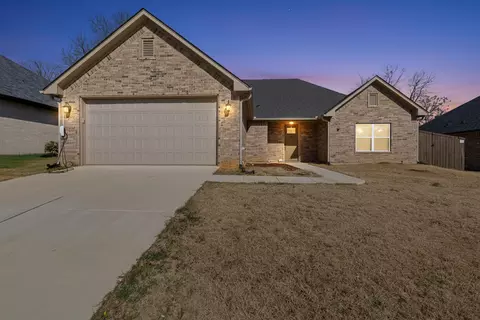 1005 Bucks Way, Longview, TX 75604