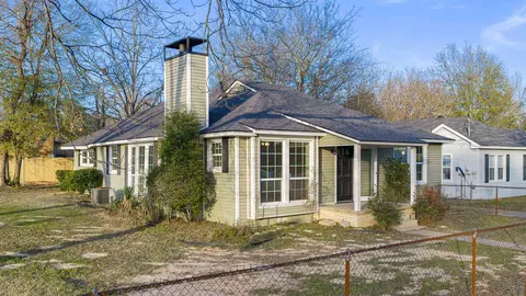803 Hazel St, Kilgore, TX 75662