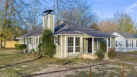 803 Hazel St, Kilgore, TX 75662