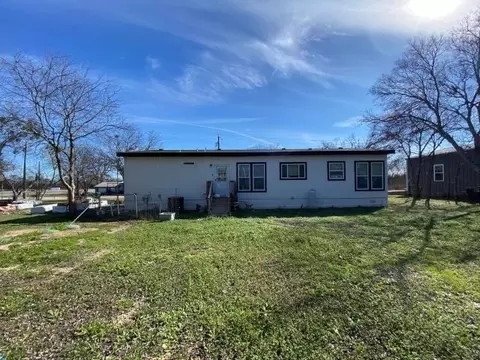 108 Pine St, Eddy, TX 76524 photo 2