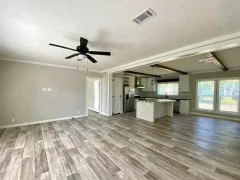 108 Pine St, Eddy, TX 76524 photo 3