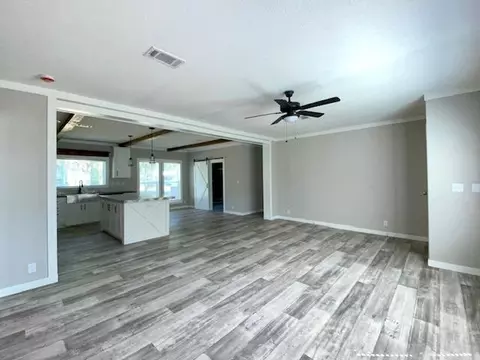 108 Pine St, Eddy, TX 76524 photo 5