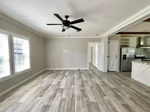 108 Pine St, Eddy, TX 76524 photo 4