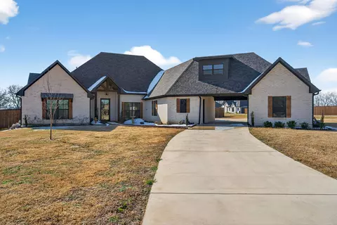 130 E Winners Cir, Longview, TX 75602