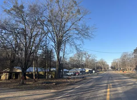 609 Jefferson St, Pittsburg, TX 75686