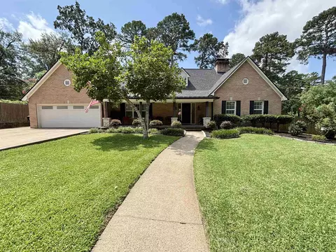 3 Lindsey Ln, Longview, TX 75601