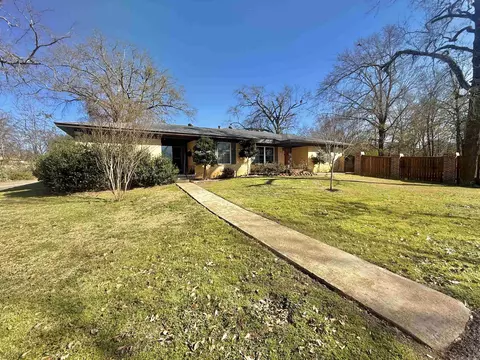 2008 Longview Dr, Henderson, TX 75652