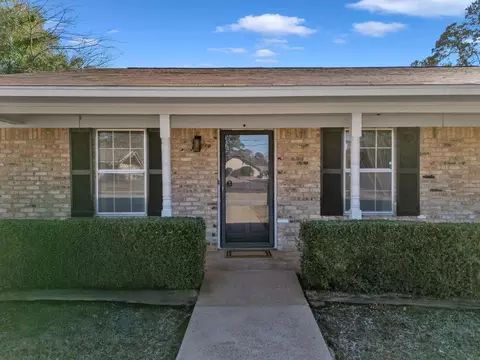Exterior - 300 Rick Dr, Longview, TX 75605 photo 2 of 10