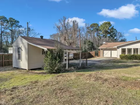 Exterior - 300 Rick Dr, Longview, TX 75605 photo 9 of 10