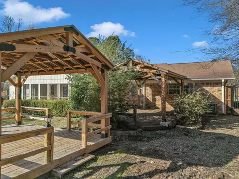Exterior - 300 Rick Dr, Longview, TX 75605 photo 6 of 10