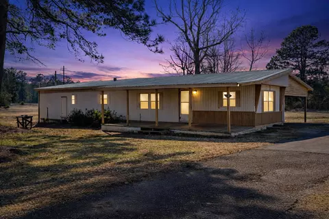 2931 Fm 31 N, De Berry, TX 75639