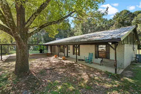 124 Quail Creek Dr, Carthage, TX 75633
