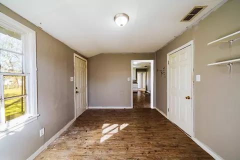 Entry Way - 201 E Shofner St, Longview, TX 75604 photo 1 of 1