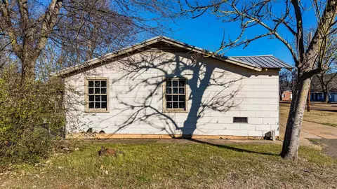 Exterior - 201 E Shofner St, Longview, TX 75604 photo 3 of 3