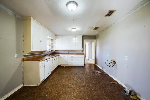 Kitchen - 201 E Shofner St, Longview, TX 75604 photo 2 of 2
