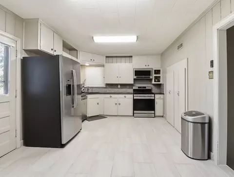 Kitchen - 2 Covington Dr, Longview, TX 75602 photo 1 of 4