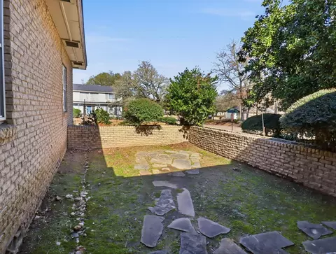 Exterior - 2 Covington Dr, Longview, TX 75602 photo 5 of 8