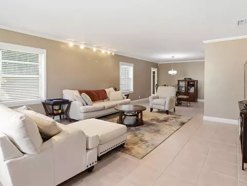 Living - 2 Covington Dr, Longview, TX 75602 photo 1 of 4