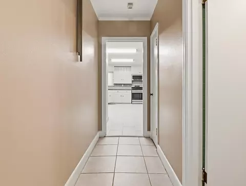 Entry Way - 2 Covington Dr, Longview, TX 75602 photo 2 of 3