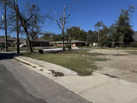 2102 Washington, Commerce, TX 75428 photo 4