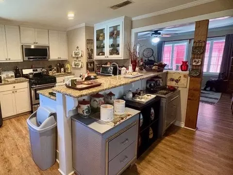Kitchen - 703 Harmon Dr, Longview, TX 75602 photo 4 of 5