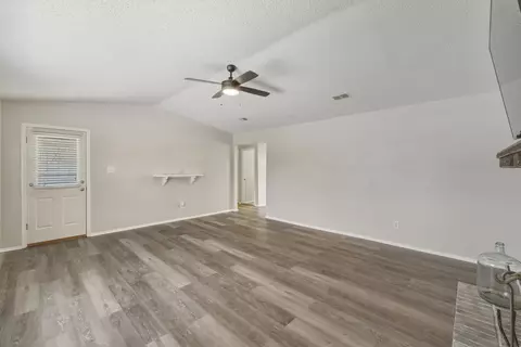 Living - 3710 Pratt Ln, Longview, TX 75604 photo 2 of 3