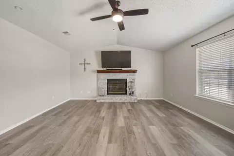 Living - 3710 Pratt Ln, Longview, TX 75604 photo 3 of 3