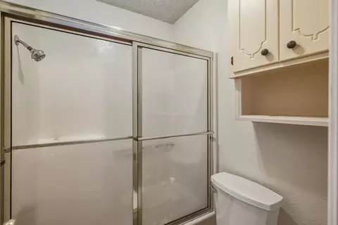Bath - 3710 Pratt Ln, Longview, TX 75604 photo 4 of 4