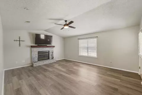 Living - 3710 Pratt Ln, Longview, TX 75604 photo 1 of 3