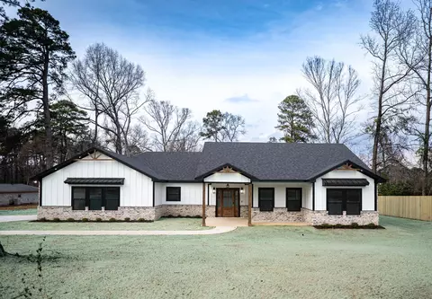 26 Cedar Hill Rd # B, Longview, TX 75605