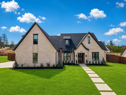 205 Shortleaf Ln, Longview, TX 75605