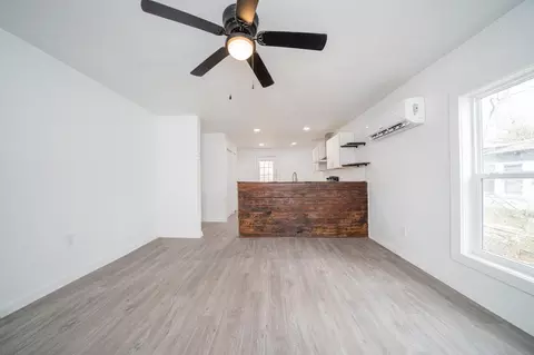 Living - 703 E Wright, Marshall, TX 75670 photo 2 of 2